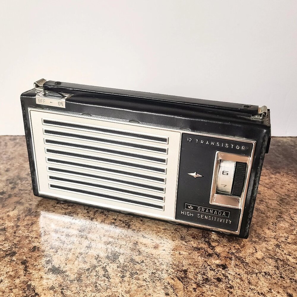1965 Granada TR-121LXS Portable AM Transistor Radio, Made In Japan, Not Working